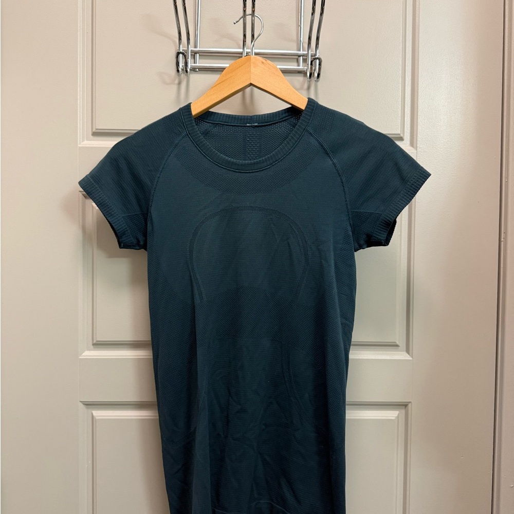 lululemon swiftly tech short sleeve hip length